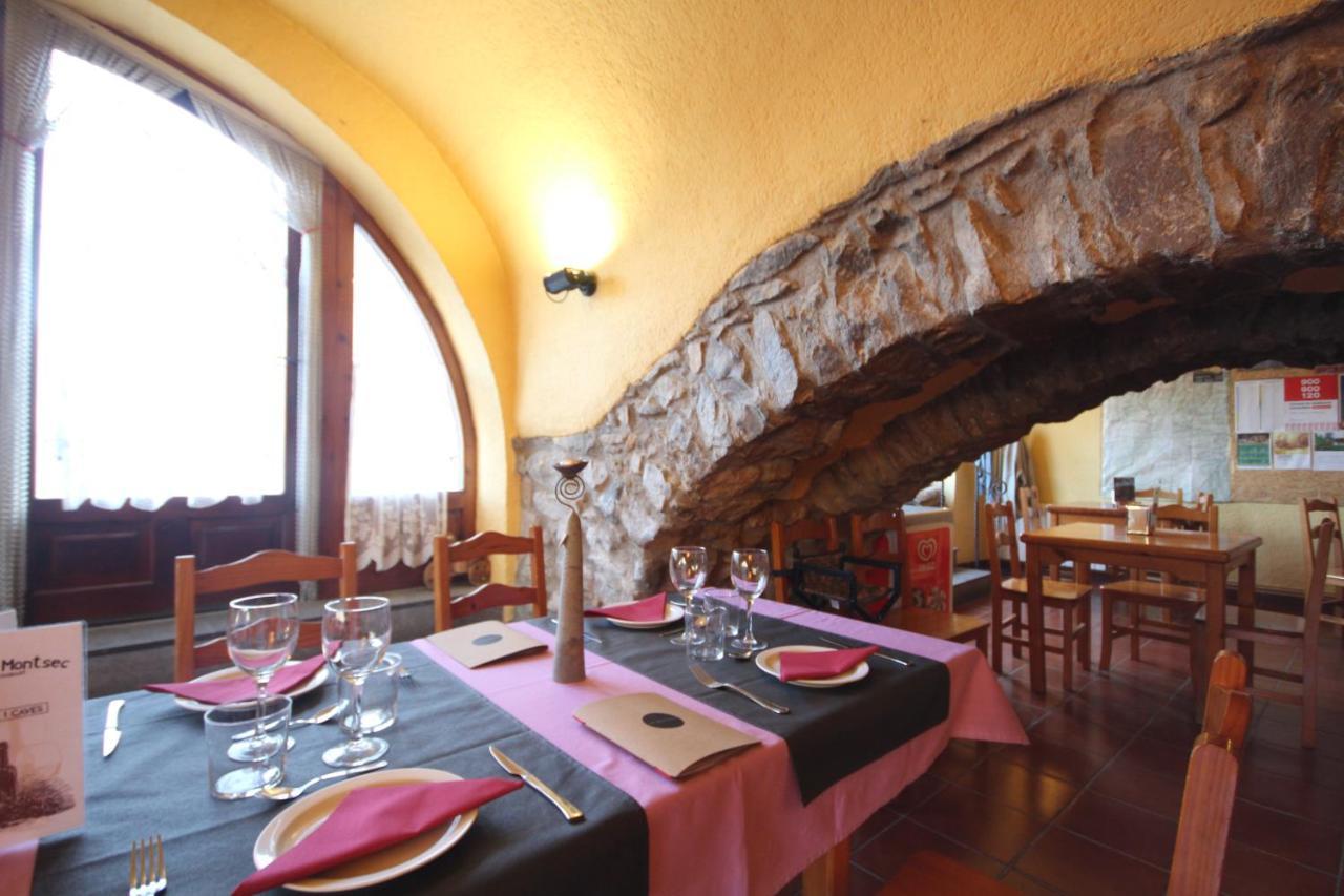 Hostal Centre Del Montsec Llimiana Exteriér fotografie