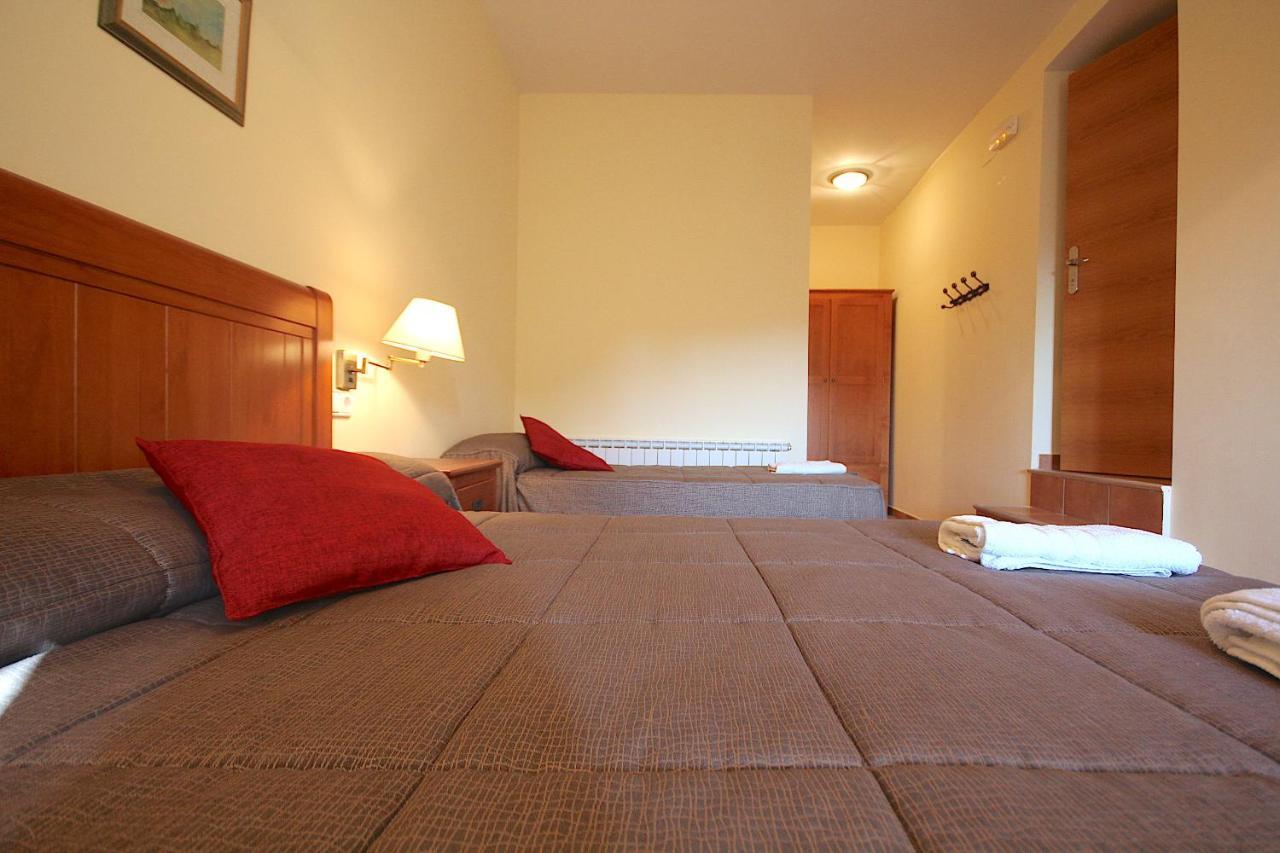 Hostal Centre Del Montsec Llimiana Exteriér fotografie